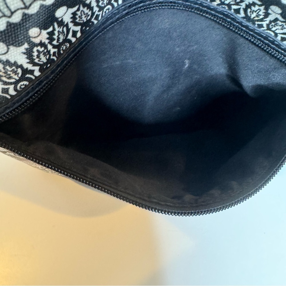 Sakroots Womens Artist Circle Crossbody Bag Black White - Picture 5 of 8